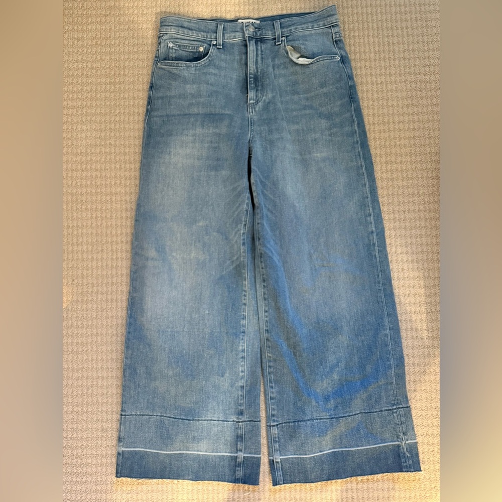 High-Rise Wide-Leg Jeans in Light Blue Wash